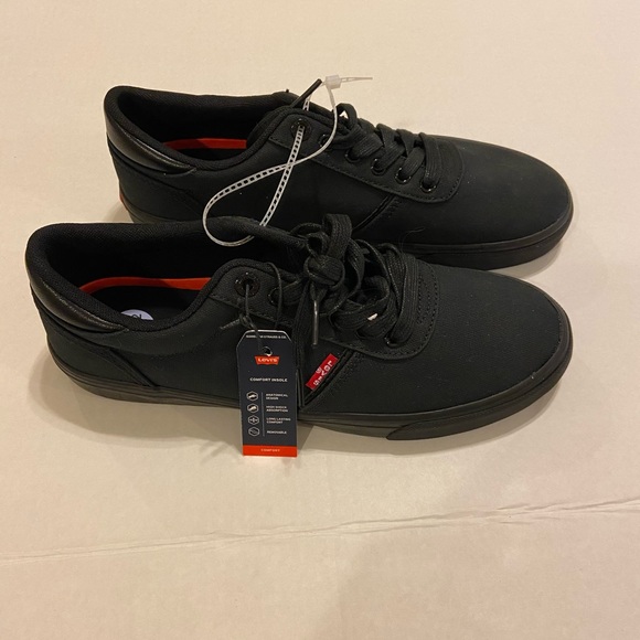 New Levi's Shoes - Picture 2 of 7